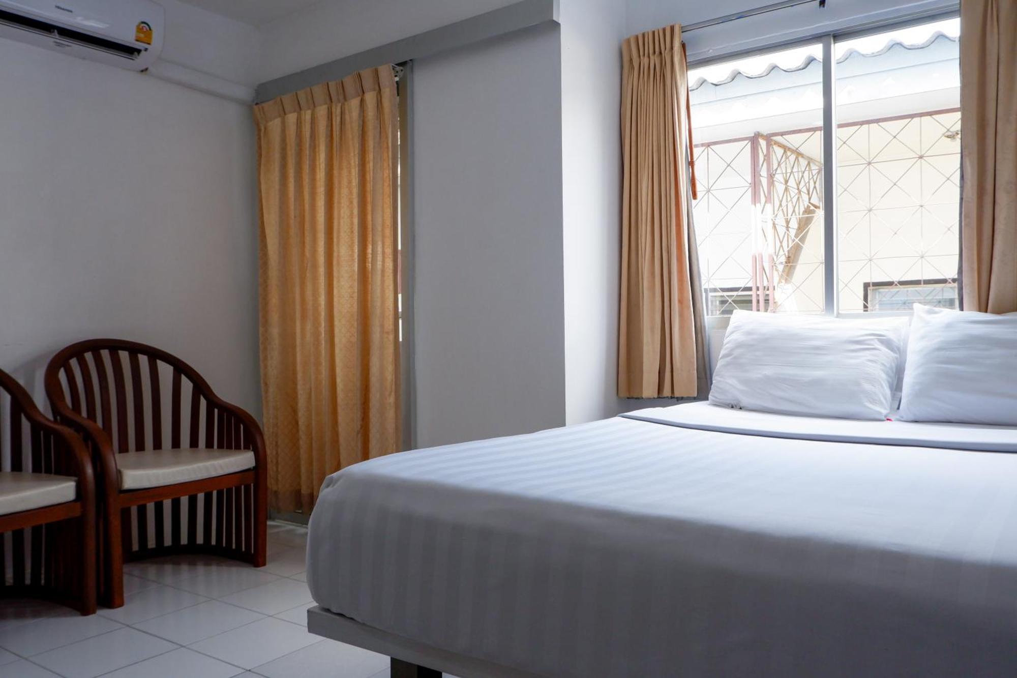 18 Coins Budget Hotel Pattaya Oda fotoğraf