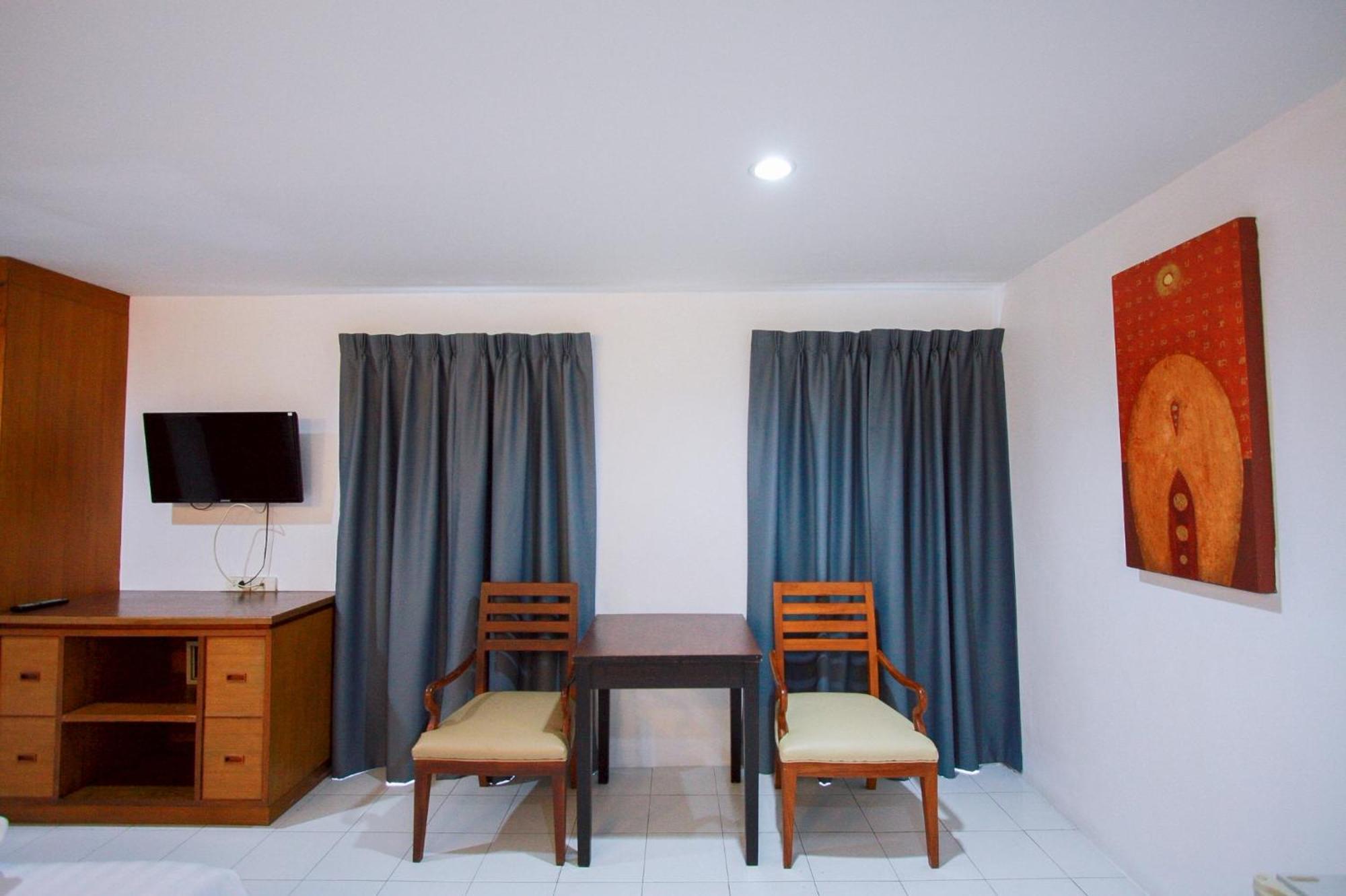 18 Coins Budget Hotel Pattaya Oda fotoğraf